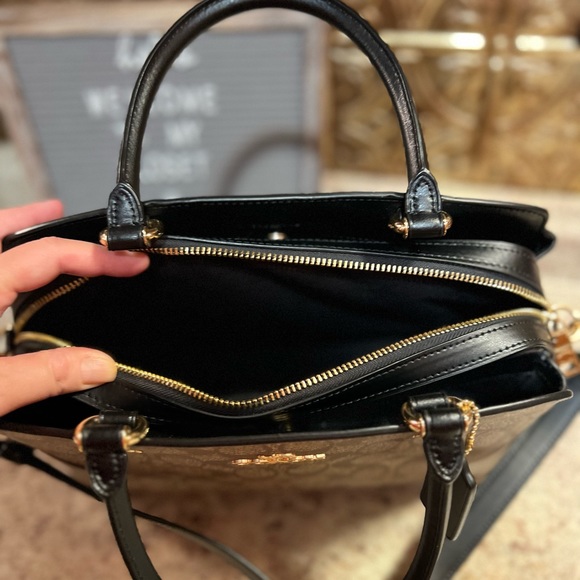 COACH Lillie Carryall in Signature Canvas EUC - Picture 9 of 14